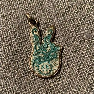 🌙 Lucky Brand Peace Sign Charm